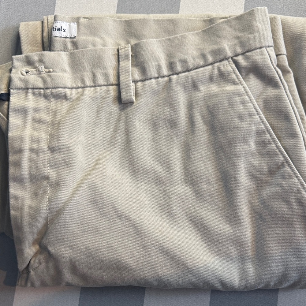Amazon Essentials Men's Light Khaki Chinos